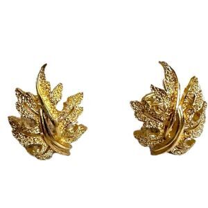 EUC Vintage Crown Trifari Oak Leaf Demi-Parure Clip-On Earrings